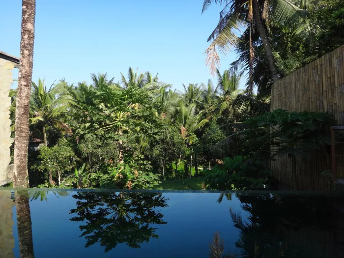 Pool Motama Villa